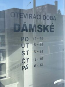 Polepy výloh a vstupů